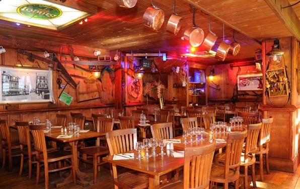 HOTEL ** RESTAURANT