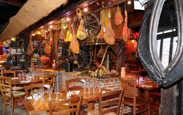 HOTEL ** RESTAURANT