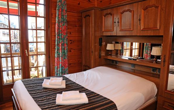 HOTEL ** RESTAURANT
