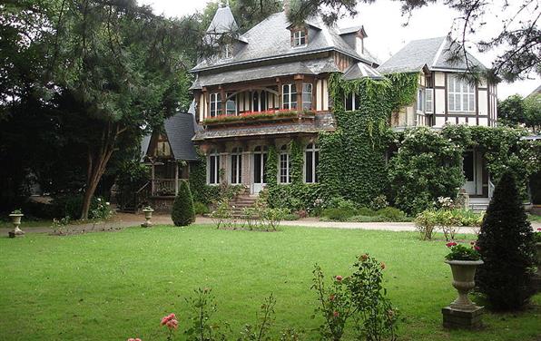HOTEL ** RESTAURANT