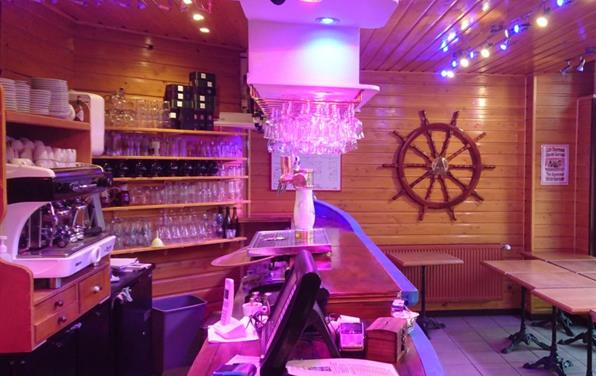 HOTEL ** RESTAURANT