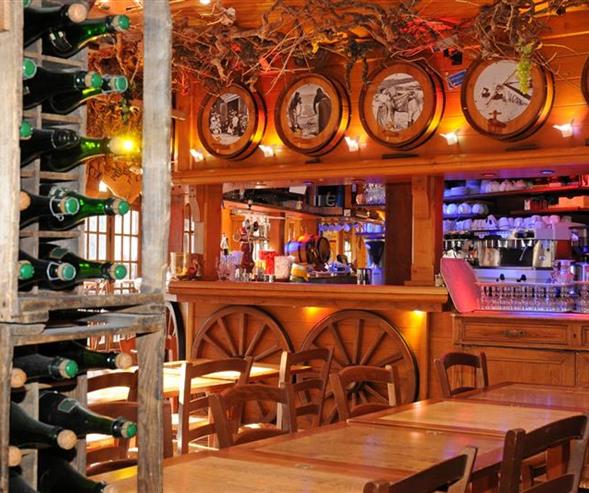 HOTEL ** RESTAURANT